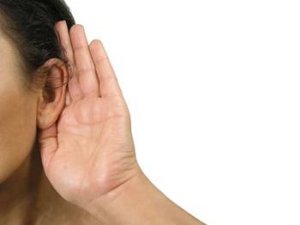Um das vollständige Hörvermögen wiederherzustellen, genügt eine Befreiung des äußeren Gehörganges von überschüssigem Ohrenschmalz