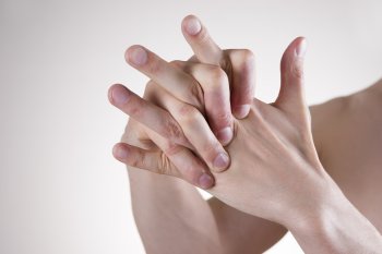 Hefepilzbefall der Fingerzwischenräume Hefepilzbefall der Fingerzwischenräume