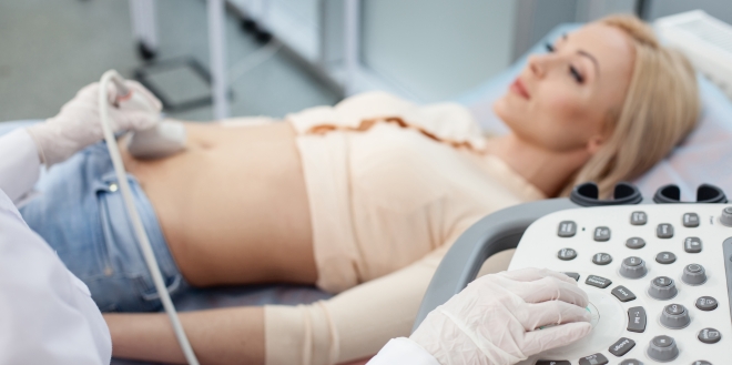 Ultraschalluntersuchung bei einer Frau