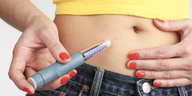 Insulin spritzen bei Diabetes