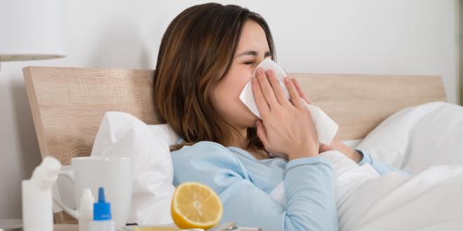 Nebenwirkungen der Grippeimpfung Erkältung, Grippe, Fieber, Schnupfen, Infektion, Viren, Virus, Taschentücher, Krankheit, Fieber, Durchfall