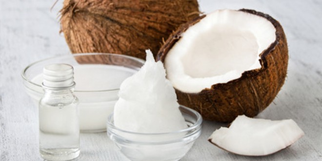 Kokosöl sollte nicht zur Zahnpflege angewendet werden.