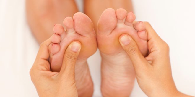 Behandlung mit einer Feder bei einem Hallux rigidus
