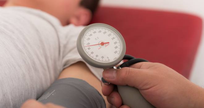 Messung des Blutdruckes Langzeitblutdruckmessung
