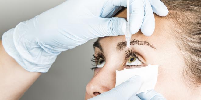 Augentropfen Augentropfen verabreichen