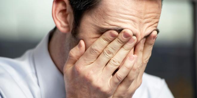 Schmerzen an den Augen Symptome am Auge