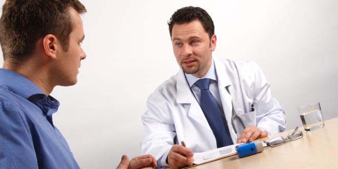 Eine Entzündung des Samenleiters wird oftmals durch eine Entzündung der Prostata, des Hodens oder der Nebenhoden verursacht
