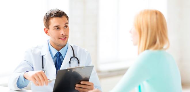 Lipome werden meist vom Dermatologen diagnostiziert.