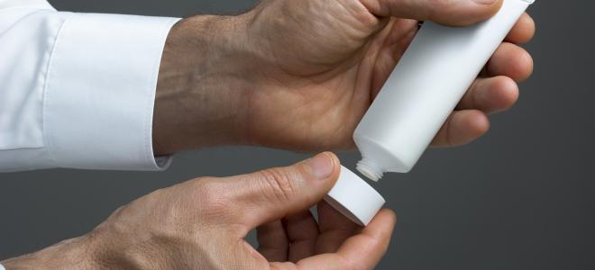 Salbe bei Entzündung der Gesäßfalte Salbe bei Entzündung der Gesäßfalte