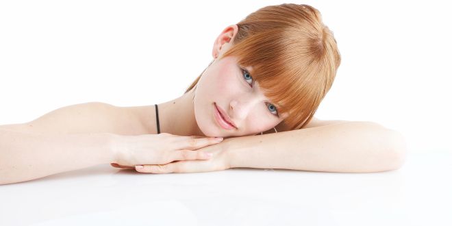Symptome der Haut Frau ohne Hautveränderungen oder Symptome der Haut
