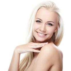 Rückenbehaarung entfernen Blonde Frau