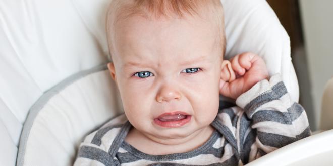 Fremdeln beim Baby Baby weint