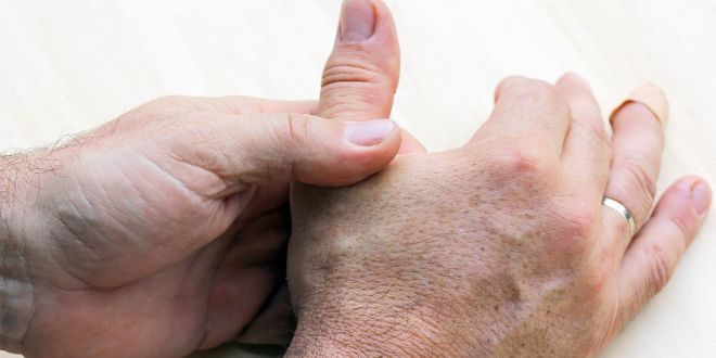 Schmerzen Daumengrundgelenk Schmerzen im Daumengrundgelenk