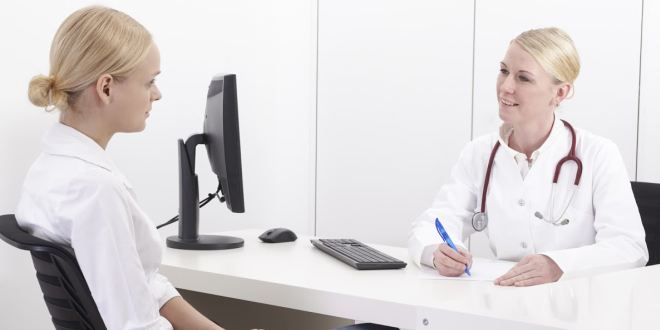 Therapie des Karpaltunnelsyndroms mit einer Schiene Therapie des Karpaltunnel-Syndroms mit einer Schiene