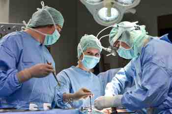 Innenbandriss im Knie: Therapie