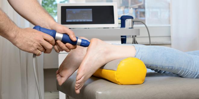Stoßwellentherapie bei einem Fersensporn